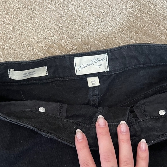 UNIVERSAL THREAD - black shorts - size 6 - Picture 2 of 4